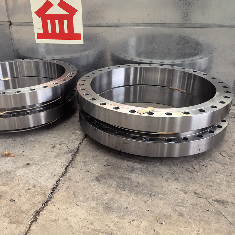 Фланец большого диаметра